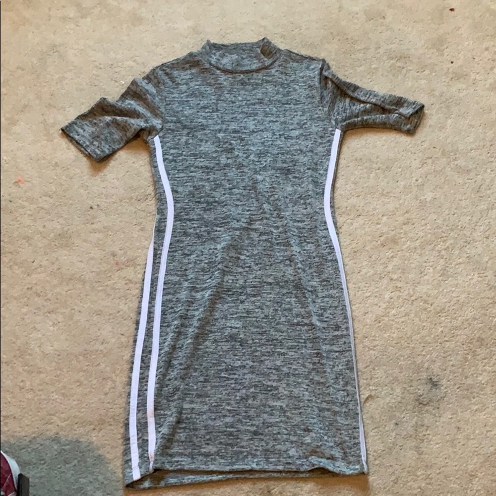 Roomy grey/white dress